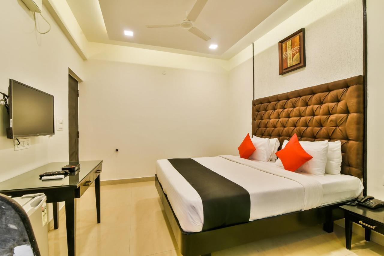 Accovah Lawande Beach Resort Candolim Exterior photo